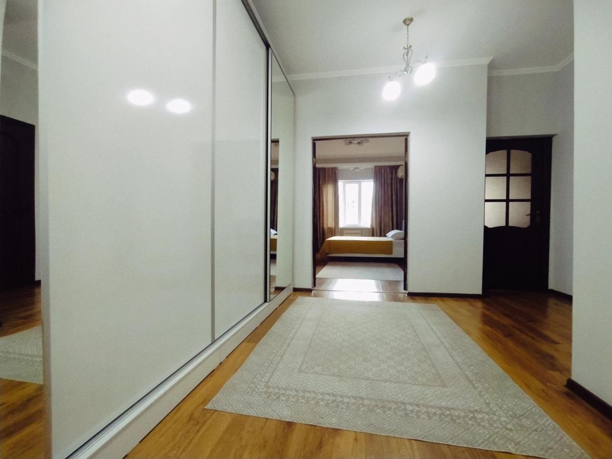 Appartement Aura On Turusbekova Street 124 à Bichkek Extérieur photo