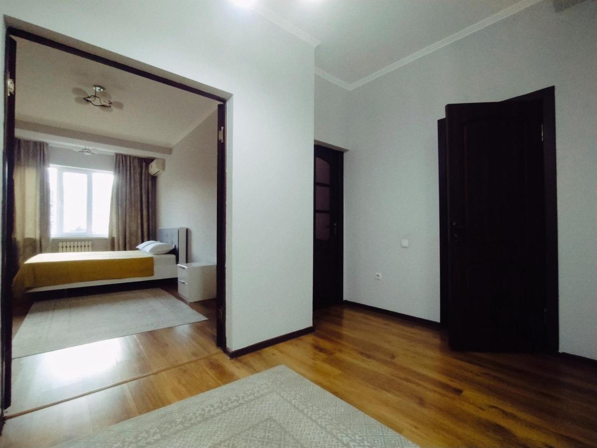 Appartement Aura On Turusbekova Street 124 à Bichkek Extérieur photo